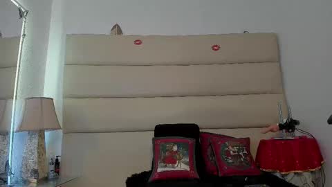 Ava Tomas online show from 11-20-25, 03:28