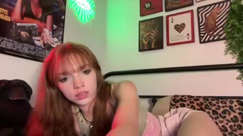 Snapshot of avaxlee chatting on 06-28-26, 01:44 avaxlee online show from 06-28-26, 01:44