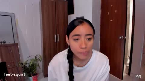Snapshot of ave_fenix69 chatting on 05-01-26, 08:24 Valery -- online show from 05-01-26, 08:24