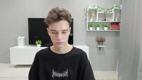 Snapshot of avegothy chatting on 02-14-25, 12:36 gothy 3 online show from 02-14-25, 12:36