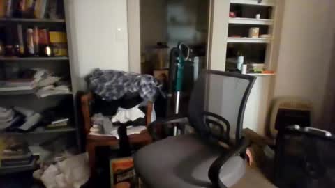 Snapshot of avenger8248 chatting on 10-17-25, 12:47 Avenger online show from 10-17-25, 12:47