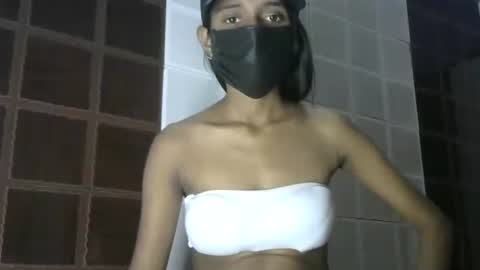 Snapshot of avery_lust01 chatting on 05-13-26, 07:06 avery_lust01 online show from 05-13-26, 07:06