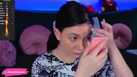 AveryWillow online show from 03-28-26, 12:21