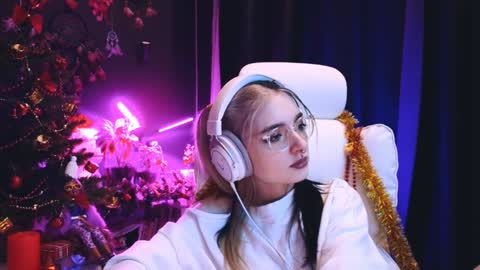 Avriel online show from 12-11-24, 01:15