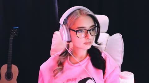 Avriel online show from 02-04-25, 02:39