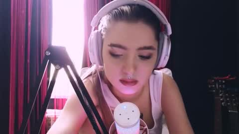 Avriel online show from 11-23-25, 04:45