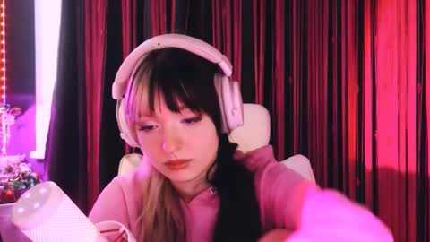 Avriel online show from 01-14-26, 03:01