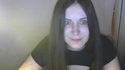 Snapshot of avialenne chatting on 03-23-26, 05:39 avialenne online show from 03-23-26, 05:39