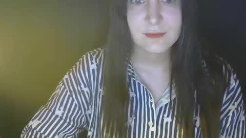 Snapshot of avialenne chatting on 03-28-26, 05:56 avialenne online show from 03-28-26, 05:56