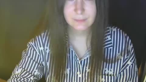 Snapshot of avialenne chatting on 03-29-26, 05:24 avialenne online show from 03-29-26, 05:24