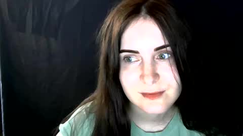 Snapshot of avialenne chatting on 05-28-26, 01:52 avialenne online show from 05-28-26, 01:52