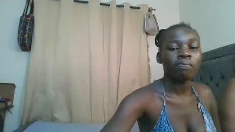 avian_babe1 online show from 06-20-26, 11:29