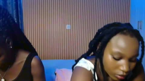 Snapshot of avian_talya chatting on 11-18-25, 03:16 Avian online show from 11-18-25, 03:16