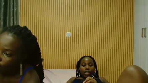 Snapshot of avian_talya chatting on 11-27-25, 05:48 Avian online show from 11-27-25, 05:48