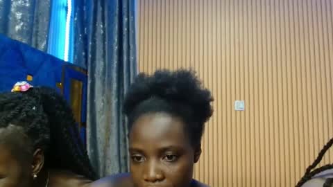 Snapshot of avian_talya chatting on 11-29-25, 03:31 Avian online show from 11-29-25, 03:31