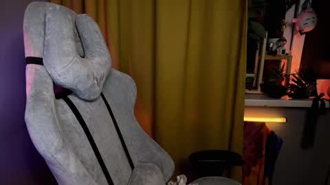 Snapshot of aviva_faith chatting on 01-18-25, 01:08 Aviva online show from 01-18-25, 01:08