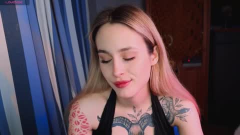 Snapshot of aviva_faith chatting on 11-21-25, 05:22 Aviva online show from 11-21-25, 05:22