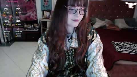 Snapshot of avril2809 chatting on 01-12-26, 06:29 Abril online show from 01-12-26, 06:29