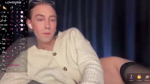 avril_pearly_ online show from 12-16-24, 08:05