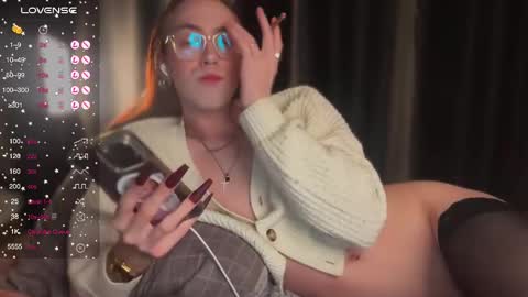 avril_pearly_ online show from 02-21-25, 12:49