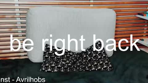 Avril online show from 02-12-25, 11:07