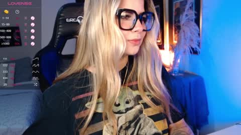 Snapshot of avrill_morgan chatting on 12-09-24, 04:58 Avrill Morgan online show from 12-09-24, 04:58