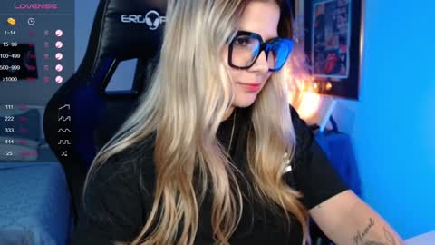 Snapshot of avrill_morgan chatting on 01-27-25, 12:01 Avrill Morgan online show from 01-27-25, 12:01