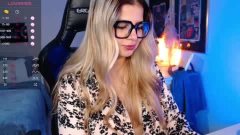 Snapshot of avrill_morgan chatting on 02-06-25, 12:22 Avrill Morgan online show from 02-06-25, 12:22