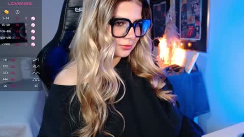 Snapshot of avrill_morgan chatting on 02-10-25, 09:04 Avrill Morgan online show from 02-10-25, 09:04