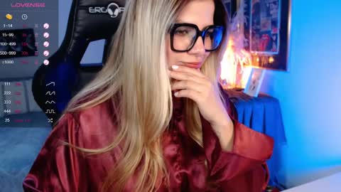 Snapshot of avrill_morgan chatting on 02-28-25, 11:56 Avrill Morgan online show from 02-28-25, 11:56