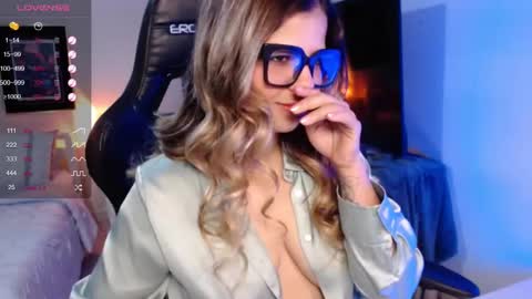 Snapshot of avrill_morgan chatting on 10-06-25, 08:06 Avrill Morgan online show from 10-06-25, 08:06