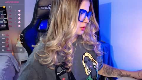 Snapshot of avrill_morgan chatting on 11-16-25, 07:08 Avrill Morgan online show from 11-16-25, 07:08