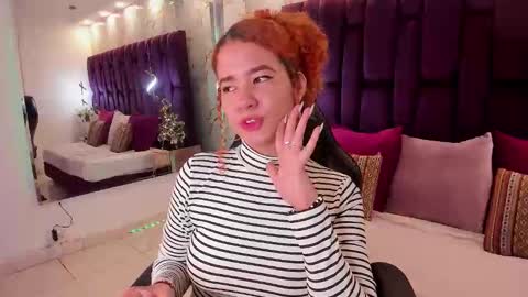 Avril  online show from 11-28-25, 11:57