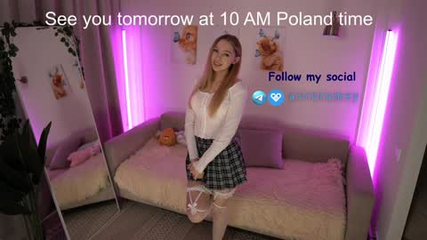 Snapshot of avroramy chatting on 12-14-24, 06:09 Avrora online show from 12-14-24, 06:09