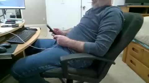 awesnead online show from 01-06-26, 07:39