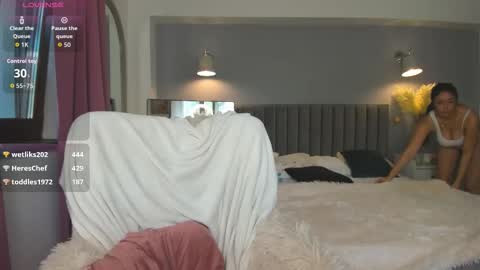 Jolie online show from 09-22-25, 07:10