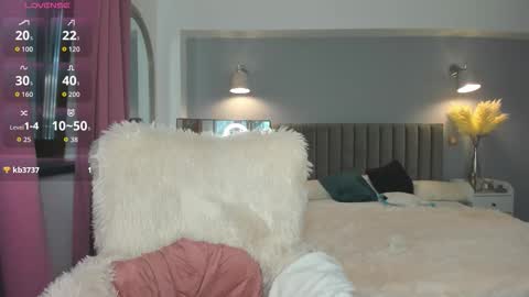 Jolie online show from 09-25-25, 02:43