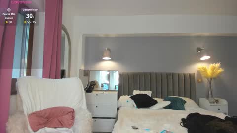 Jolie online show from 10-23-25, 06:23