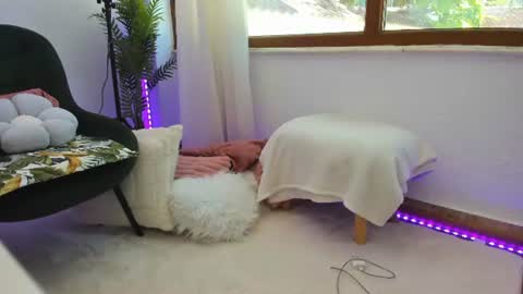 Snapshot of awesome_jolie chatting on 07-11-26, 09:45 Jolie online show from 07-11-26, 09:45