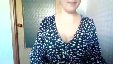 Snapshot of awesomeladyy chatting on 02-09-26, 08:18 awesomeladyy online show from 02-09-26, 08:18