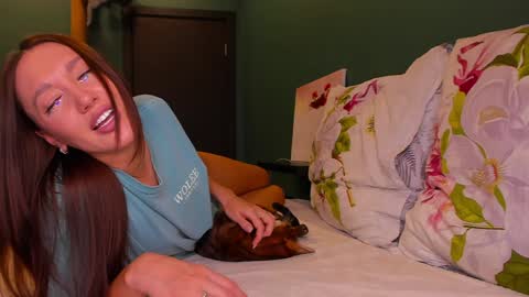 Awgustina online show from 01-05-25, 01:47