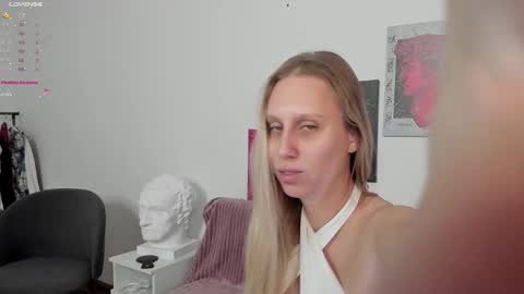 Snapshot of awrieel chatting on 01-13-25, 02:28 Emily online show from 01-13-25, 02:28