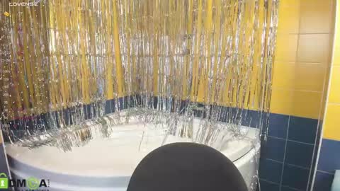 Snapshot of awrieel chatting on 03-02-25, 01:15 Emily online show from 03-02-25, 01:15