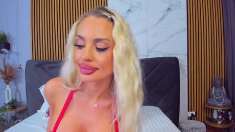 Snapshot of awww_ella chatting on 12-16-24, 09:14 Ella online show from 12-16-24, 09:14