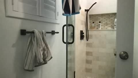 Uncut hunk 28yo online show from 12-27-24, 07:51