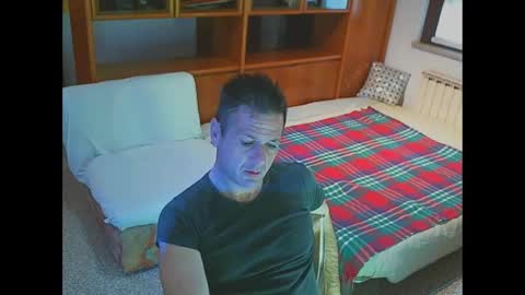 Snapshot of awwwsocutehappynew chatting on 01-14-25, 02:43 HappyNewSky here online show from 01-14-25, 02:43