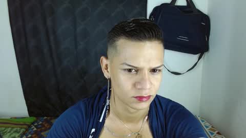 Snapshot of axcel_boy chatting on 10-21-25, 12:50 axcel online show from 10-21-25, 12:50