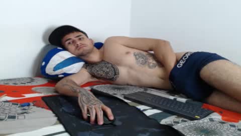 Snapshot of axel_ag chatting on 02-01-25, 09:08 Axel online show from 02-01-25, 09:08