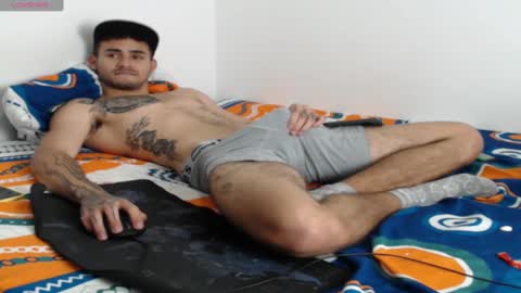 Snapshot of axel_ag chatting on 02-07-25, 04:03 Axel online show from 02-07-25, 04:03