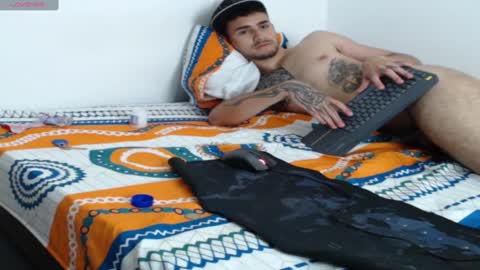 Snapshot of axel_ag chatting on 02-09-25, 07:09 Axel online show from 02-09-25, 07:09